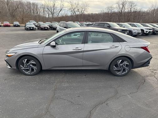 2024 Hyundai ELANTRA Limited