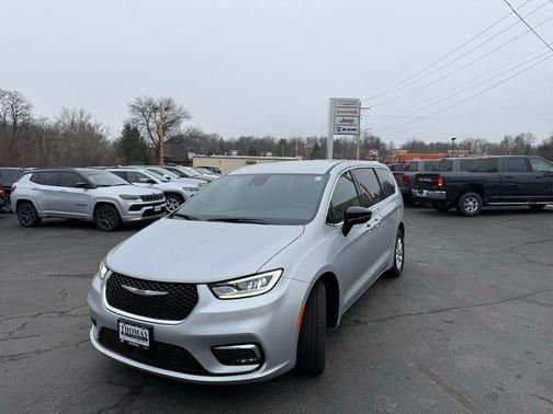 2026 Chrysler Pacifica L