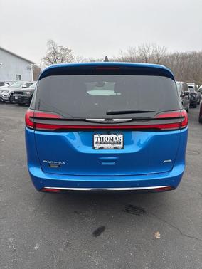 2026 Chrysler Pacifica L