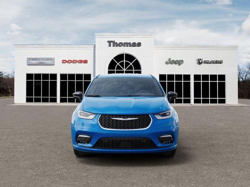 2026 Chrysler Pacifica L