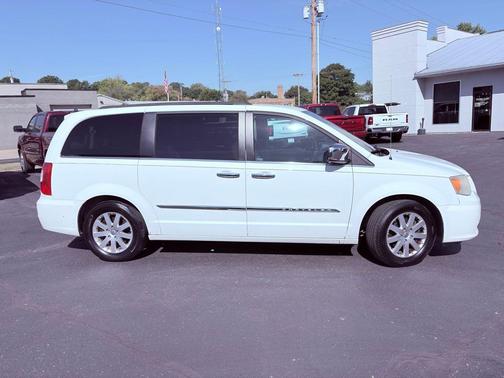2012 Chrysler Town & Country Touring-L