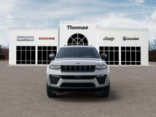 Silver Zynith 2026 Jeep Grand Cherokee Limited