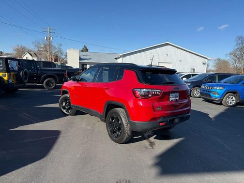 2023 Jeep Compass Trailhawk