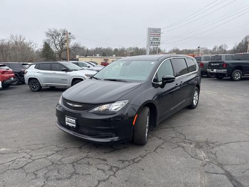 2026 Chrysler Voyager LX