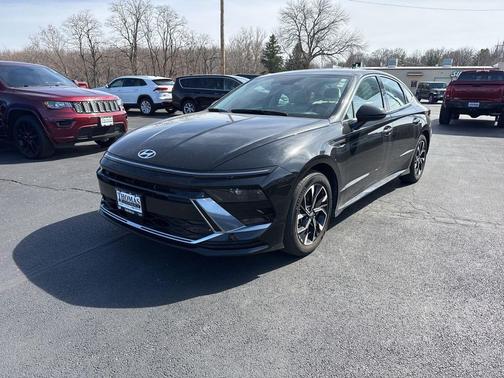 Abyss Black 2025 Hyundai SONATA SEL