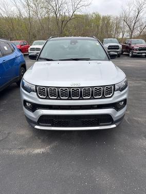 Silver Zynith Metallic Clearcoat 2024 Jeep Compass Limited