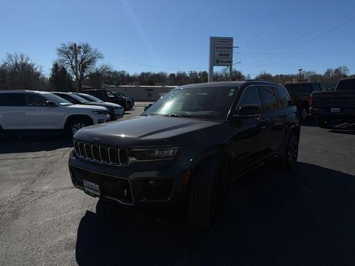 2022 Jeep Grand Cherokee Overland