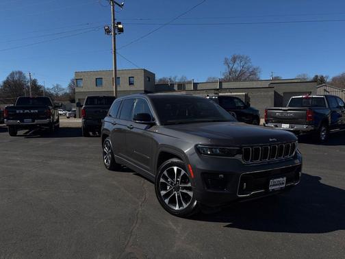 2022 Jeep Grand Cherokee Overland
