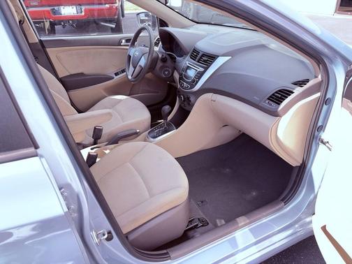 2013 Hyundai Accent GLS