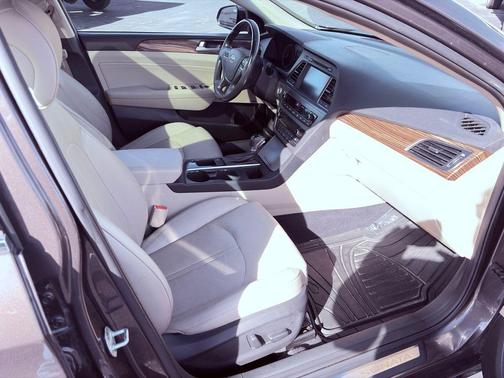 2016 Hyundai SONATA Limited