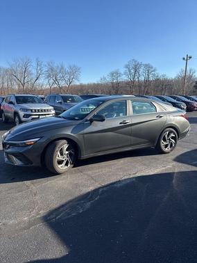 2024 Hyundai ELANTRA Limited