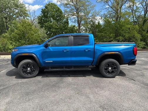 Dynamic Blue Metallic 2023 GMC Canyon Elevation