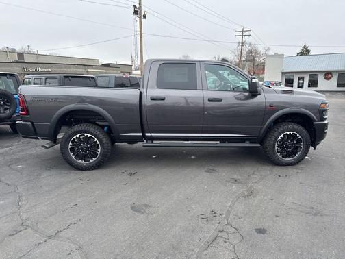 2026 RAM 2500 Tradesman Crew Cab 4x4 6'4' Box