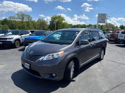 Predawn Gray Mica 2016 Toyota Sienna XLE
