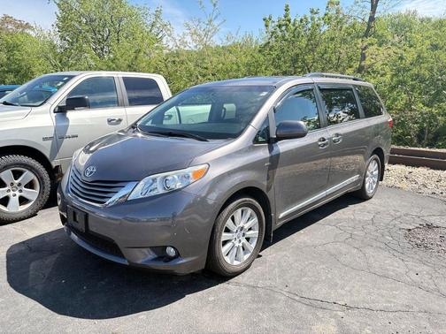 Predawn Gray Mica 2016 Toyota Sienna XLE
