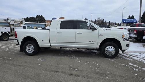 2022 RAM 3500 Limited Mega Cab 4x4 6'4' Box