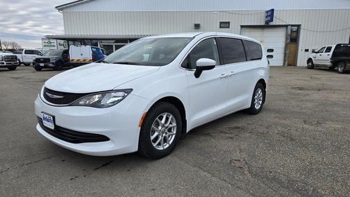 2020 Chrysler Voyager LX