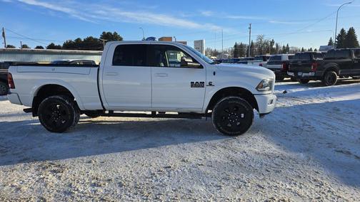 2018 RAM 2500 Laramie Crew Cab 4x4 6'4' Box