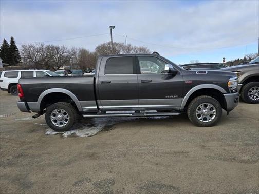 2022 RAM 2500 Laramie Crew Cab 4x4 6'4' Box