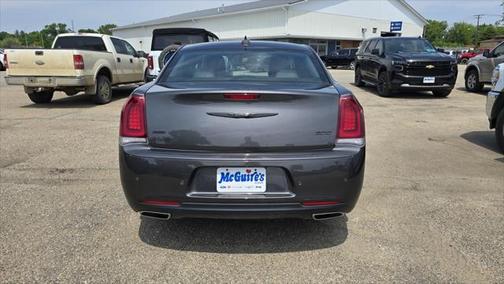 2023 Chrysler 300 Touring