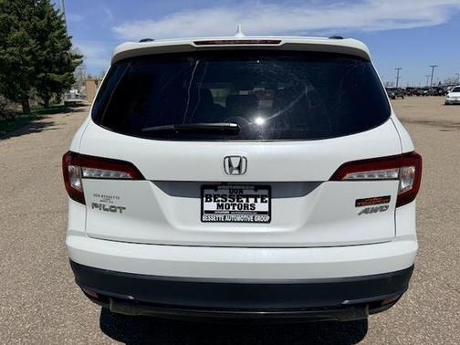 Platinum White Pearl 2022 Honda Pilot AWD TrailSport