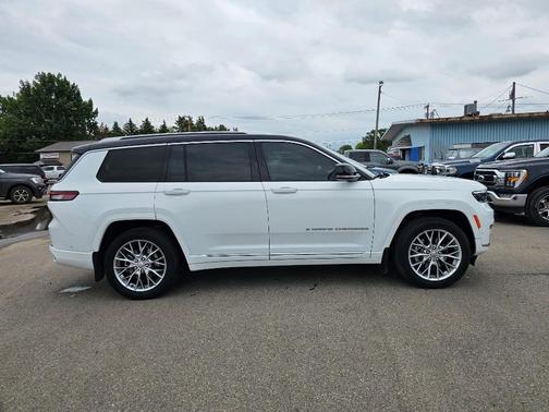 2023 Jeep Grand Cherokee L Summit