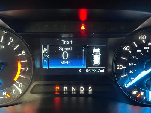 Ingot Silver 2017 Ford Explorer XLT