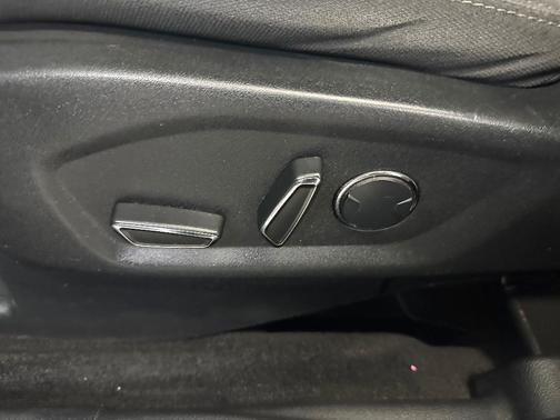 Ingot Silver 2017 Ford Explorer XLT