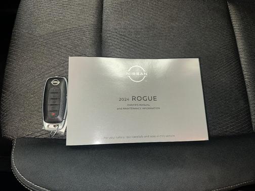 Brilliant Silver Metallic 2024 Nissan Rogue SV