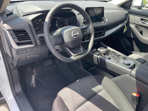 Everest White P 2026 Nissan Rogue SV