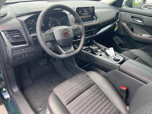Obsidian Black 2026 Nissan Rogue Rock Creek