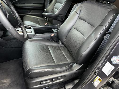 Modern Steel Metallic 2023 Honda Ridgeline RTL