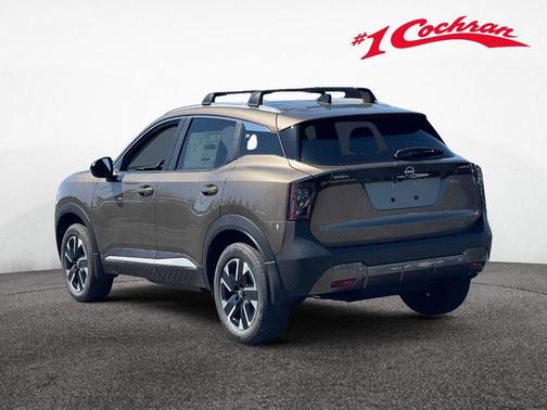 Canyon Bronze M 2026 Nissan Kicks SV