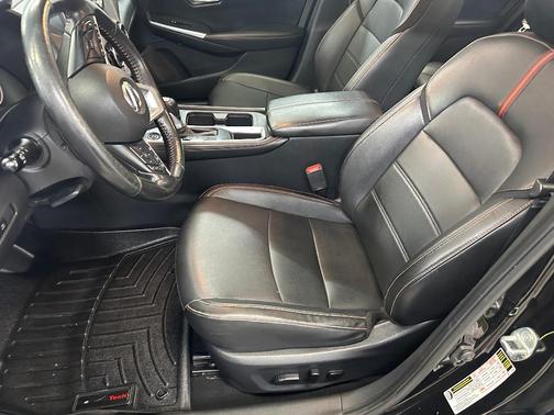 Black 2023 Nissan Sentra SR