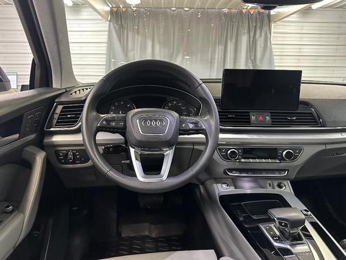 Navarra Blue Metallic 2024 Audi Q5 45 S line quattro Premium