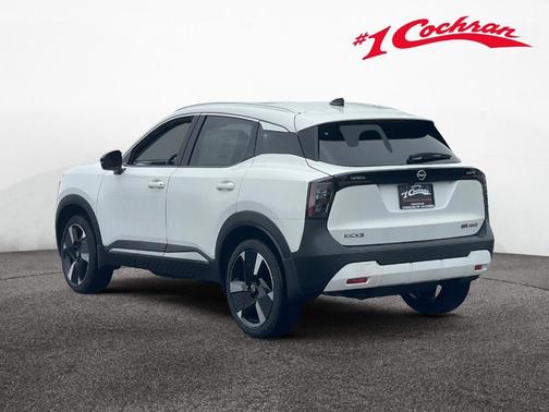Aspen White Tri 2026 Nissan Kicks SR