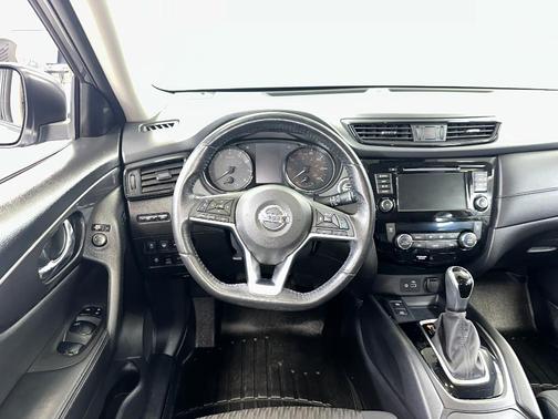 Gun Metallic 2020 Nissan Rogue SV