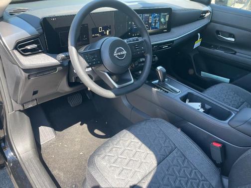 Super Black 2026 Nissan Kicks SV