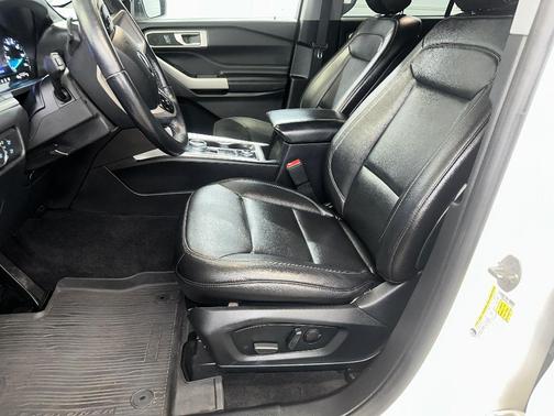 Star White 2020 Ford Explorer XLT