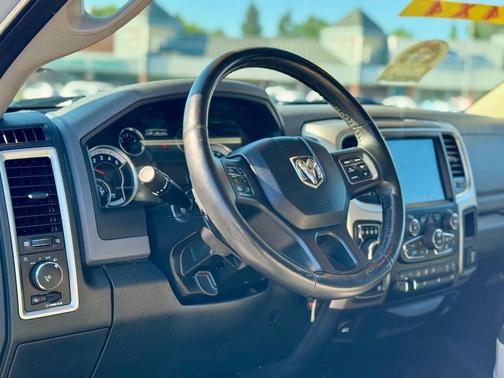 Bright White Clearcoat 2016 RAM 1500 Big Horn