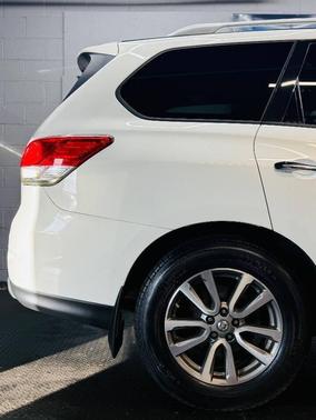 2013 Nissan Pathfinder Platinum