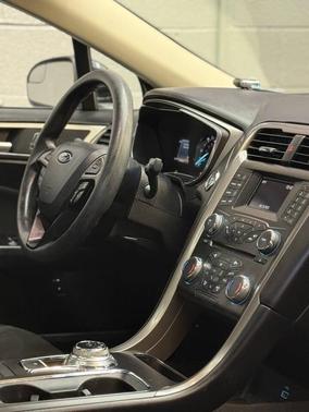 2017 Ford Fusion Hybrid SE