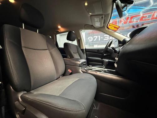 2019 Nissan Pathfinder SV