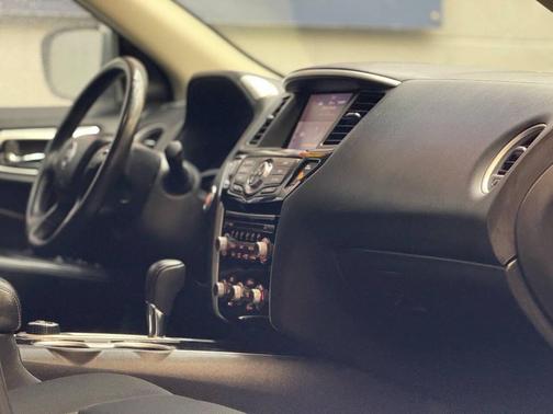 2019 Nissan Pathfinder SV