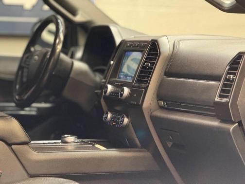 Magnetic 2019 Ford Expedition Limited
