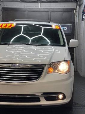2016 Chrysler Town & Country Touring