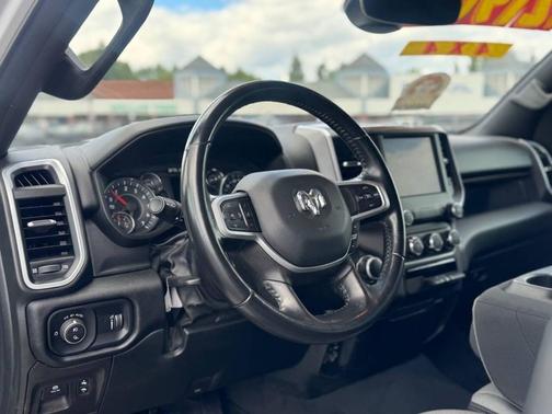 Bright White Clear Coat 2022 RAM 1500 Big Horn/Lone Star
