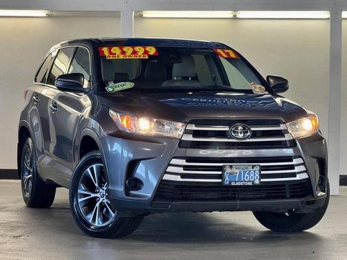 Predawn Gray Mica 2017 Toyota Highlander LE