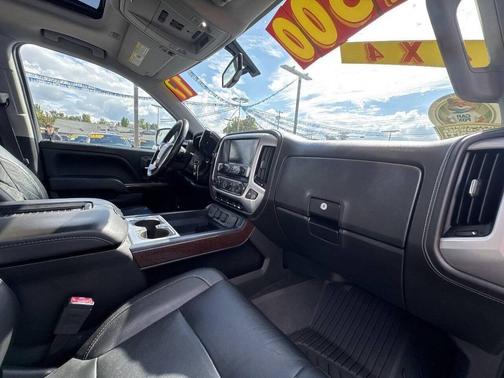 Onyx Black 2017 GMC Sierra 1500 SLT