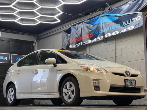 2010 Toyota Prius III